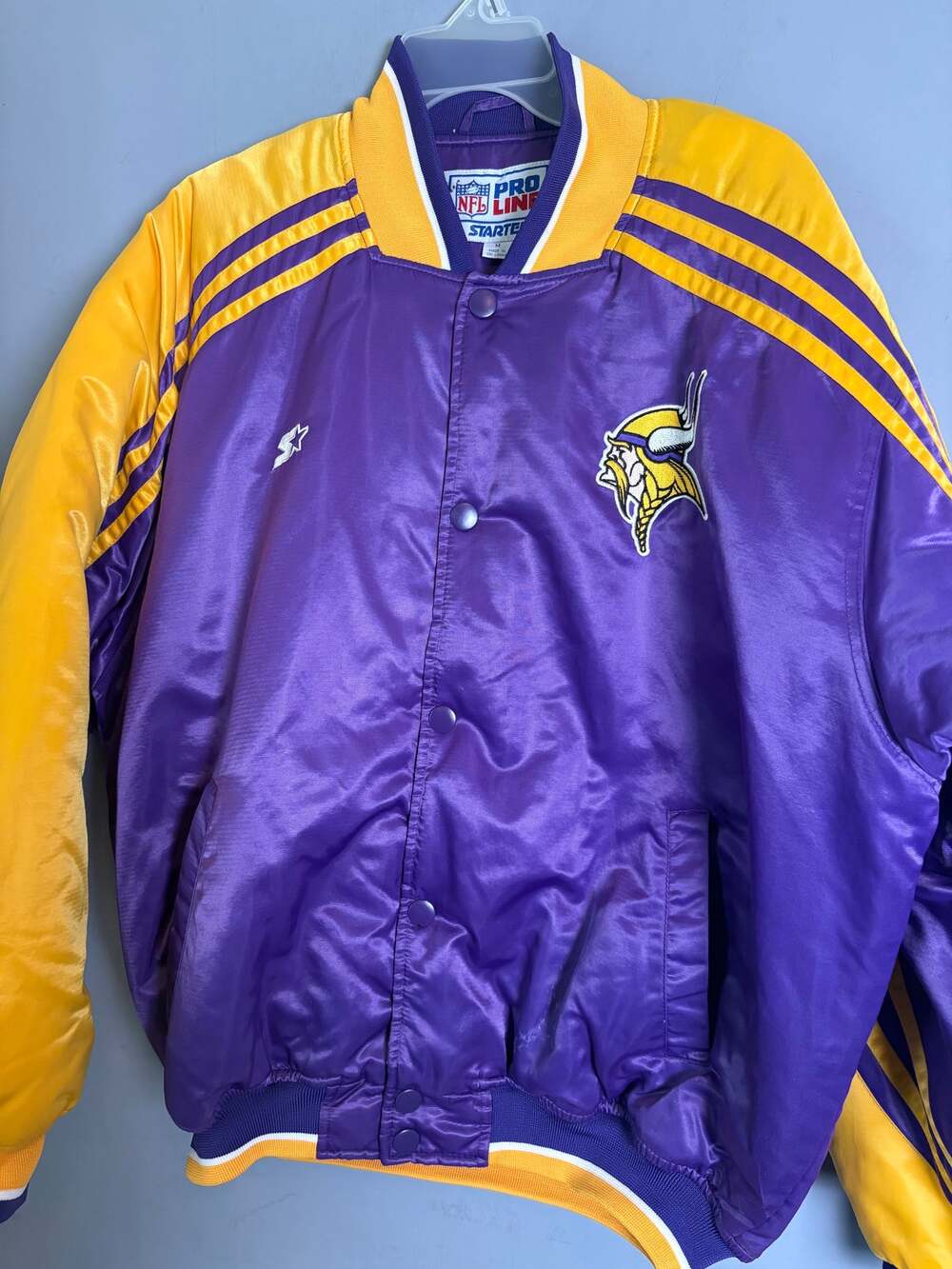 Women’s Starter Minnesota Vikings Jacket Size M (Fits Like XL)